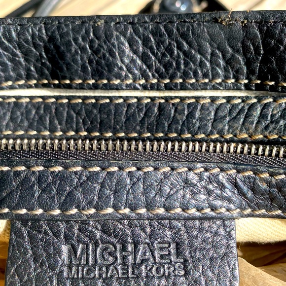 Michael Kors (not sure if authentic) real leather handbag Black. - Picture 2 of 6